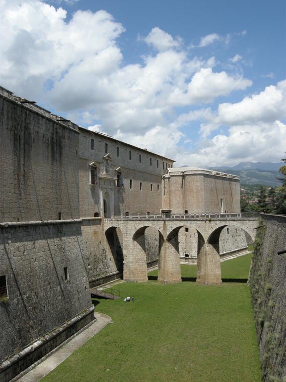 Hotel Castello L'Aquila Ngoại thất bức ảnh