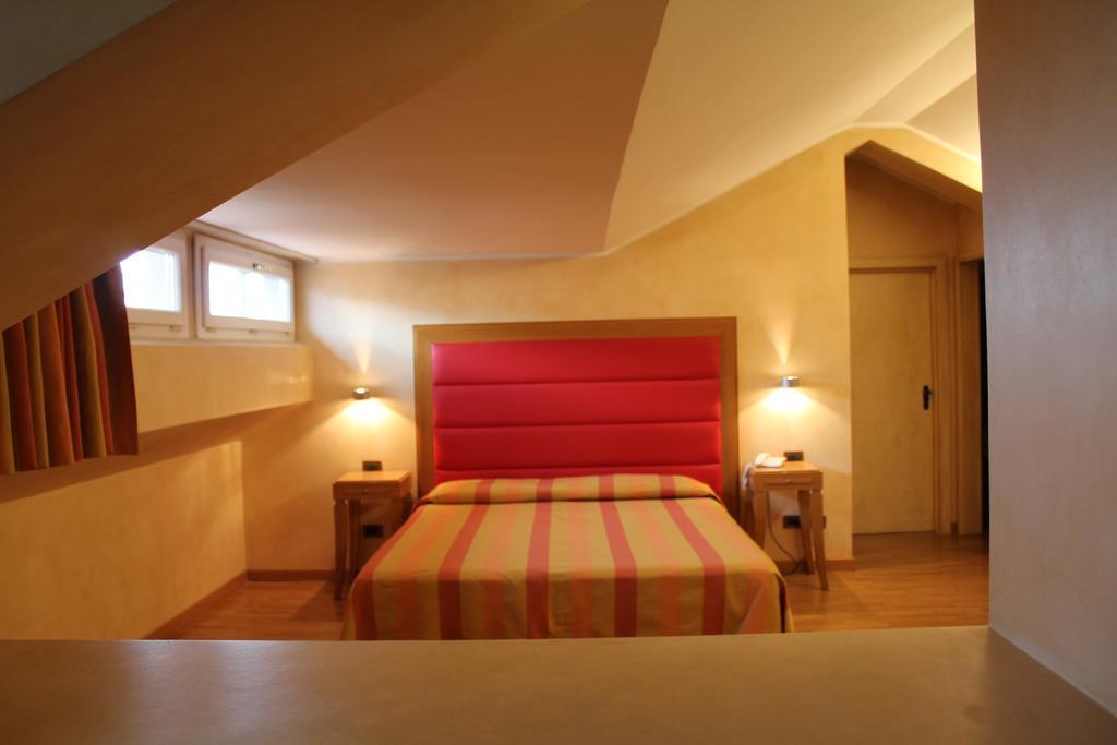 Hotel Castello L'Aquila Ngoại thất bức ảnh