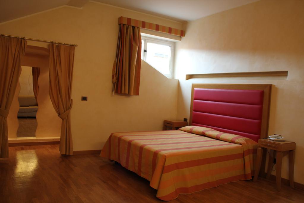 Hotel Castello L'Aquila Ngoại thất bức ảnh