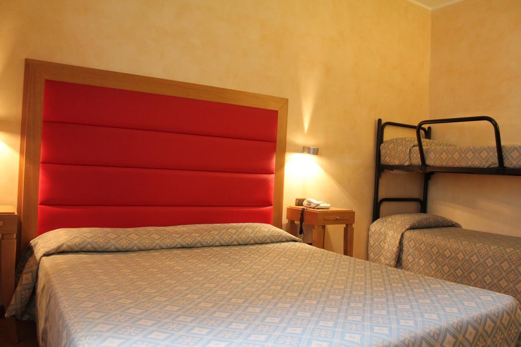 Hotel Castello L'Aquila Ngoại thất bức ảnh