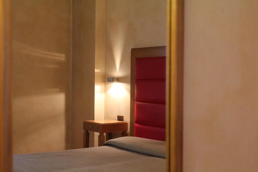 Hotel Castello L'Aquila Ngoại thất bức ảnh