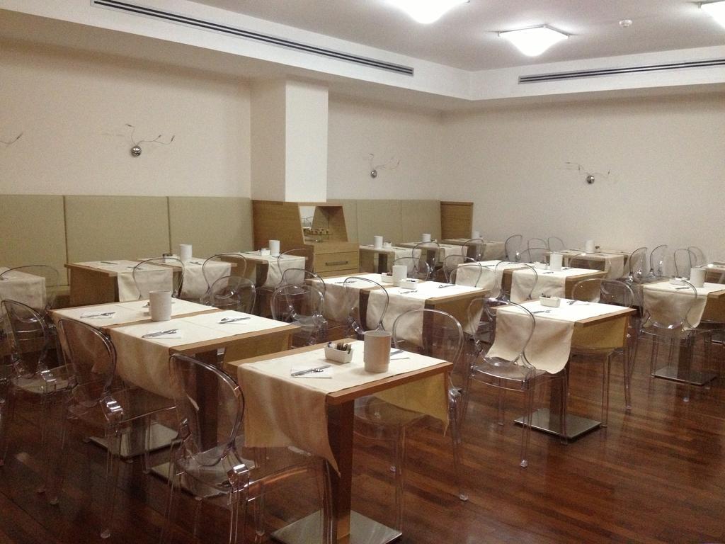 Hotel Castello L'Aquila Ngoại thất bức ảnh